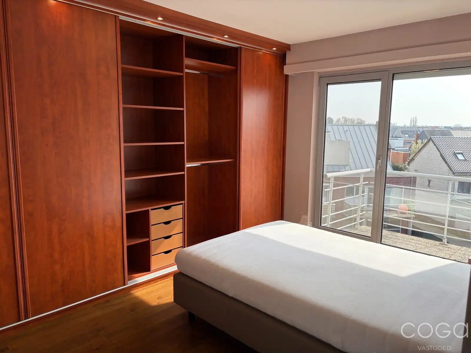 Centraal gelegen appartement met lift foto 14