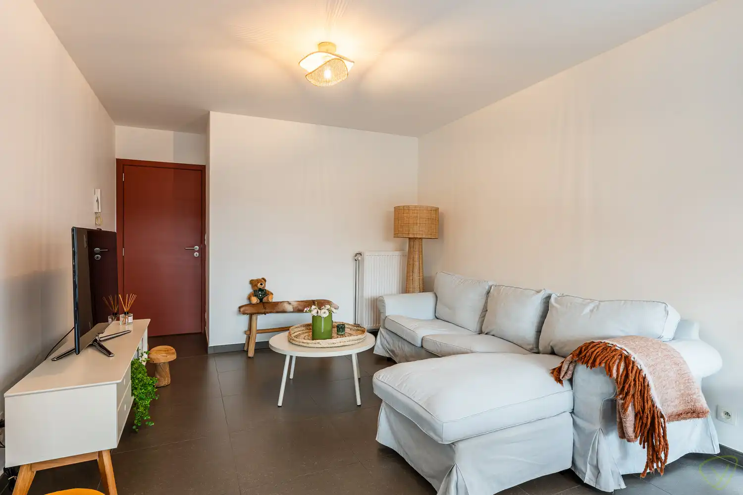 Modern en zeer goed onderhouden gelijkvloersappartement net buiten het centrum! foto 5