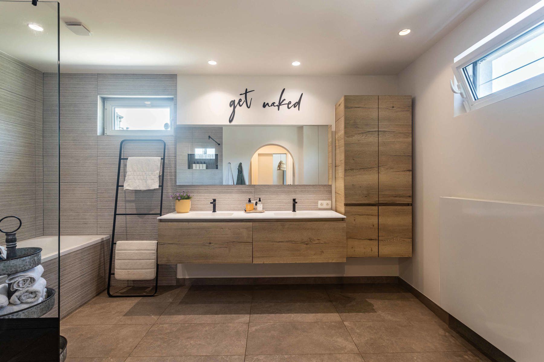 EXCLUSIEVE VILLA MET ZWEMBAD EN PRACHTIGE TUIN! foto 15