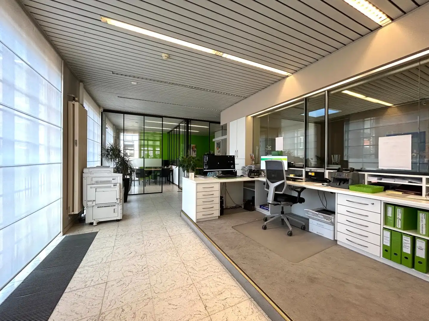 Veelzijdig handelspand op de Markt van Tielt! foto 10