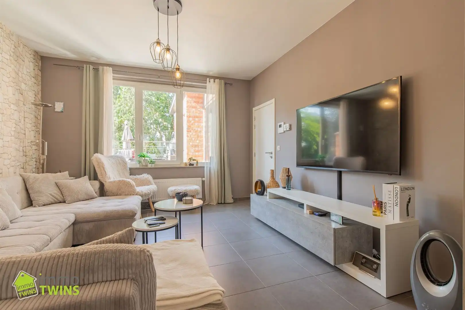 Opbrengstgebouw met 2 ruime appartementen in centrum Lebbeke foto 2