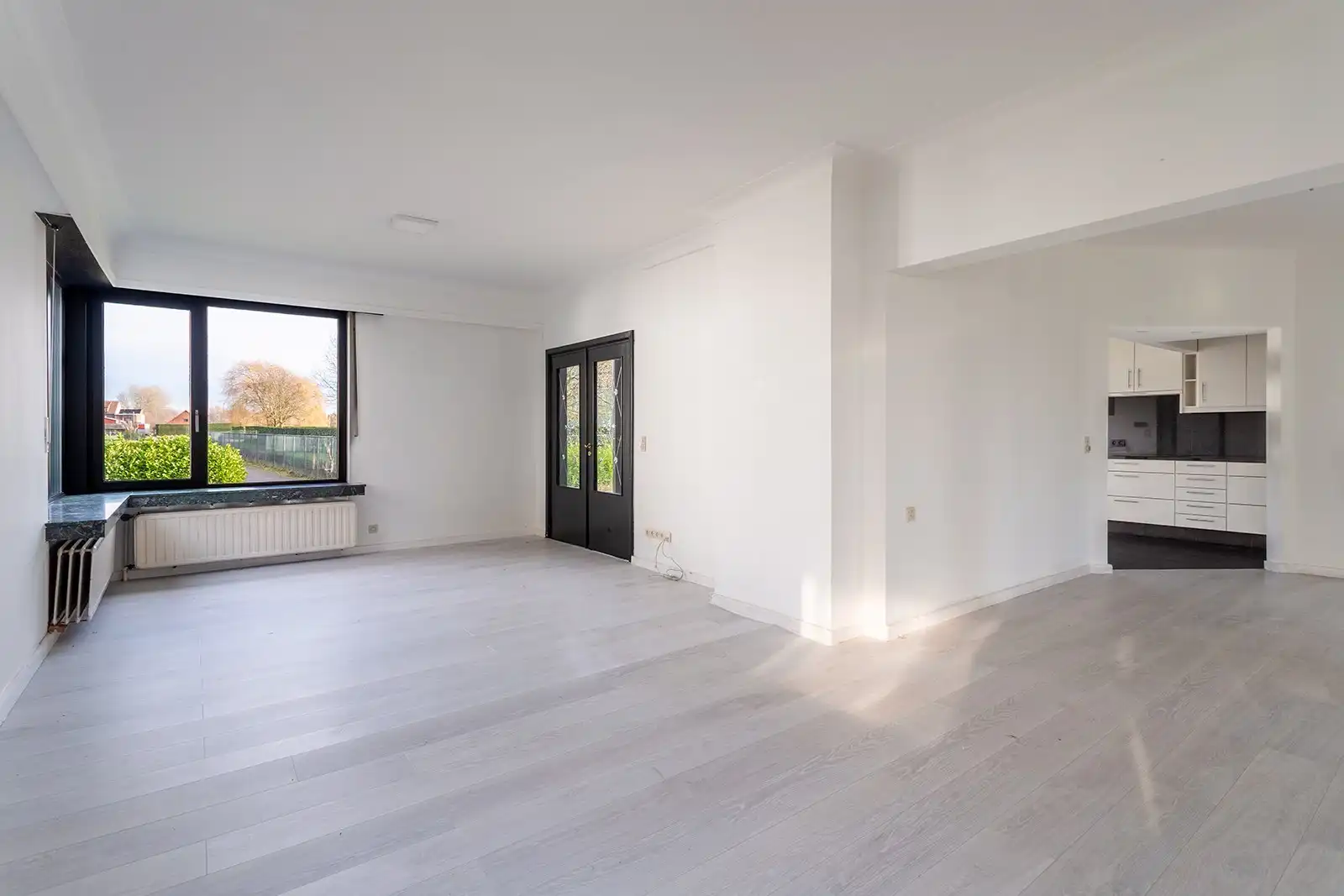 Uniek domein met villa, magazijn en uitgestrekte gronden foto 14