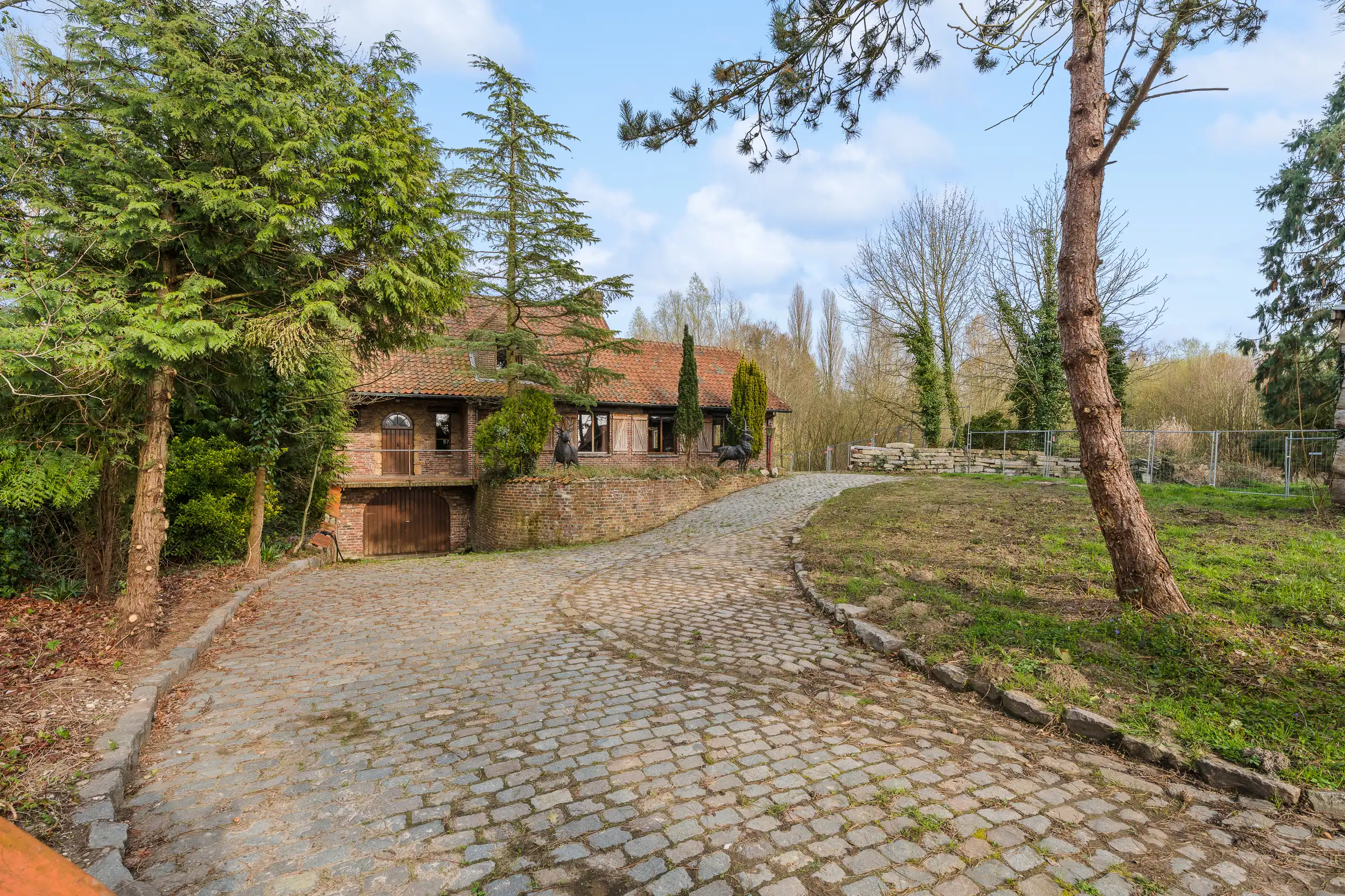 Karaktervolle villa met grote tuin in het groen te Wetteren foto 2