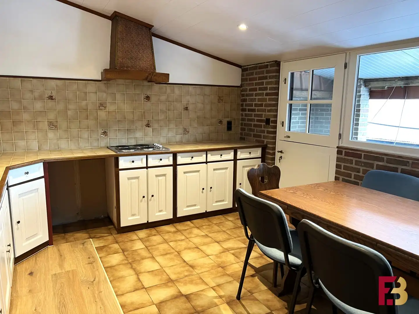 Kantoorruimte met woongedeelte nabij E40/E17/R4 foto 10