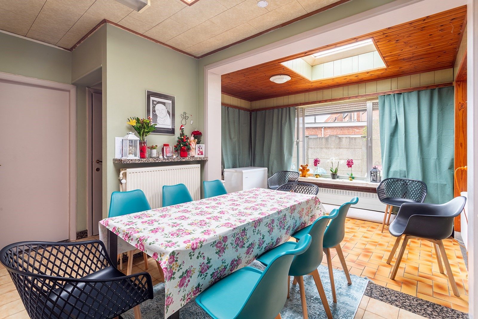 Ruime halfopen bebouwing met vijf slaapkamers foto 11