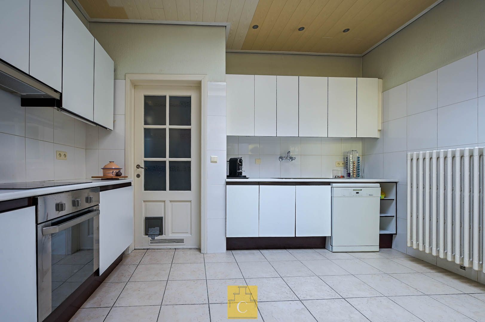 herenwoning met inpandige garage en 2 patio's, unieke combinatie van rust, ruimte en locatie in het historische hart van Brugge foto 17