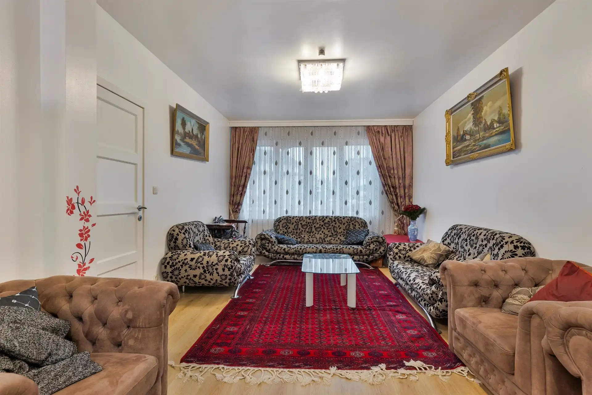 Eengezinswoning met 5 slaapkamers foto 3