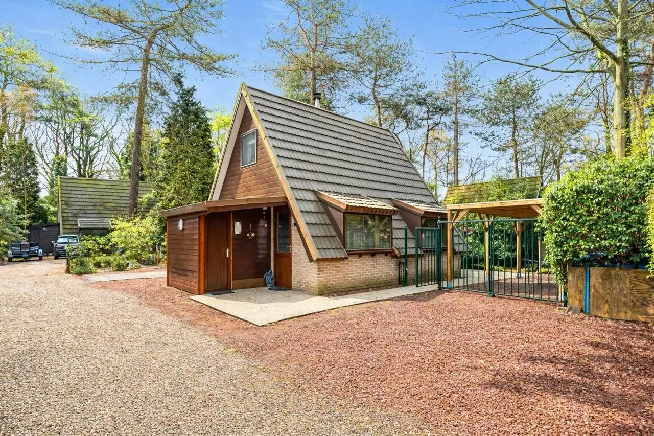 CHARMANTE VAKANTIEWONING AAN DE SONNEVIJVER IN LANAKEN - RUST, NATUUR & COMFORT foto 2