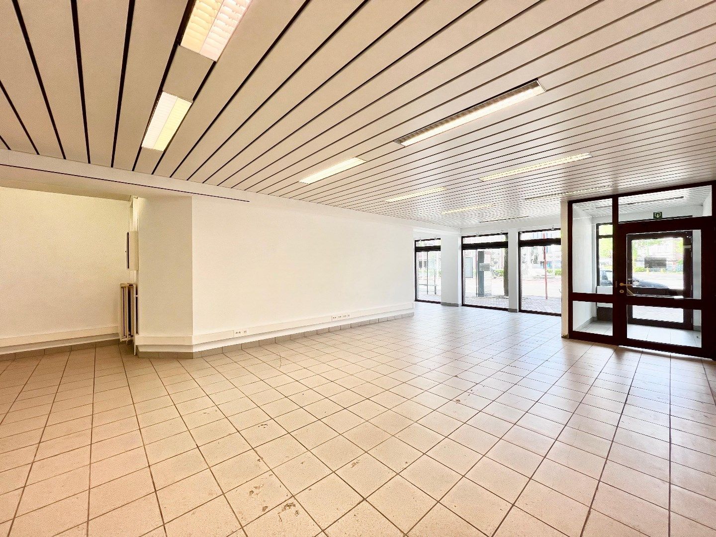 Commercieel gelijkvloers foto {{pictureIndex}}