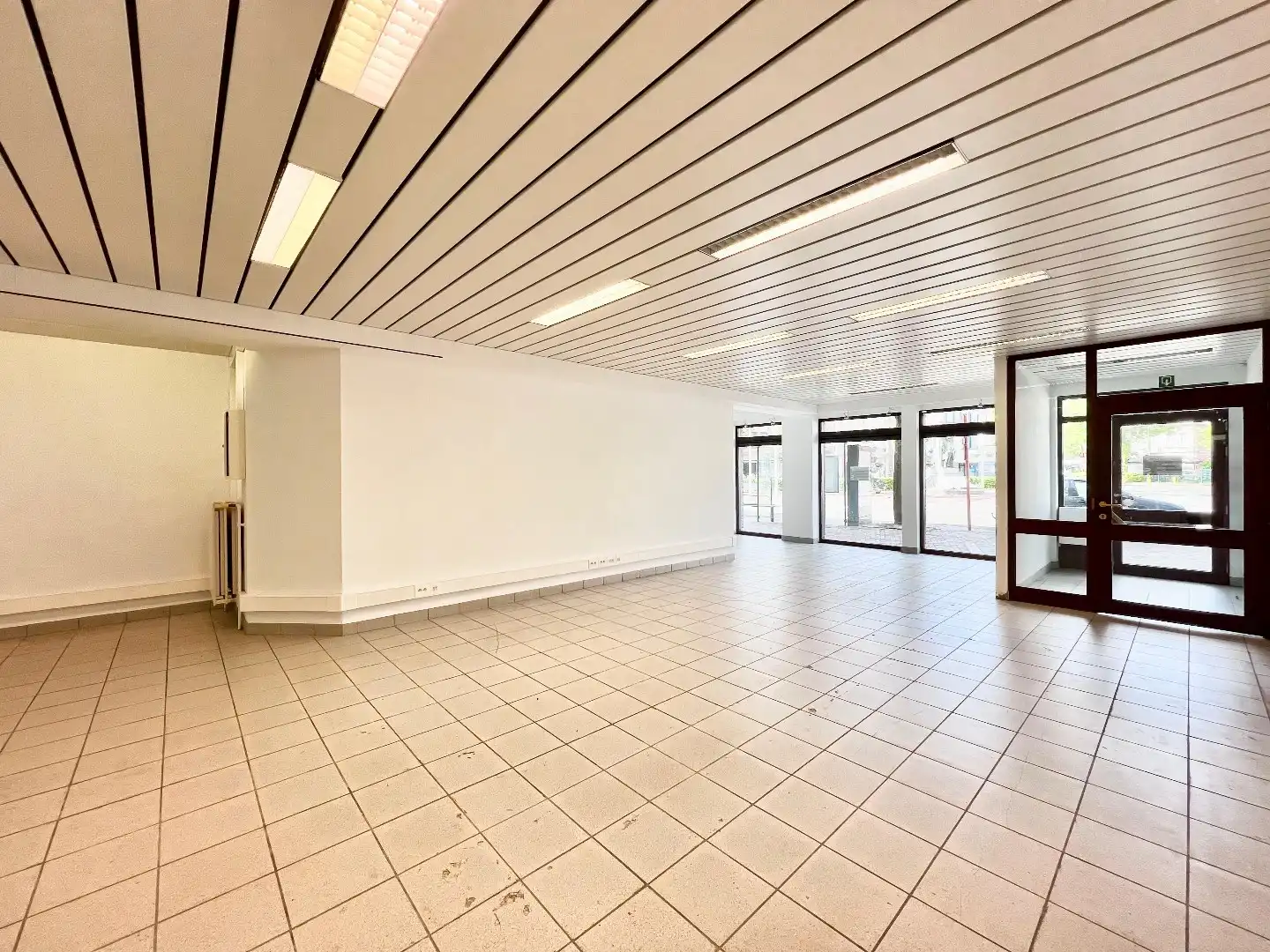 Commerciële ruimte te huur Dorp West 10 - - 2070 Zwijndrecht