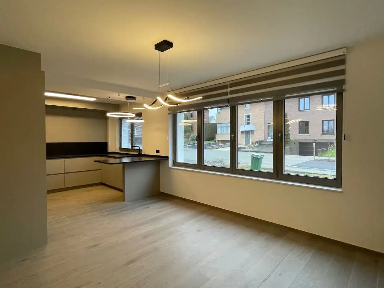 Prachtig afgewerkt en energetisch gerenoveerd gelijkvloers appartement op topligging met grote garagebox foto 5