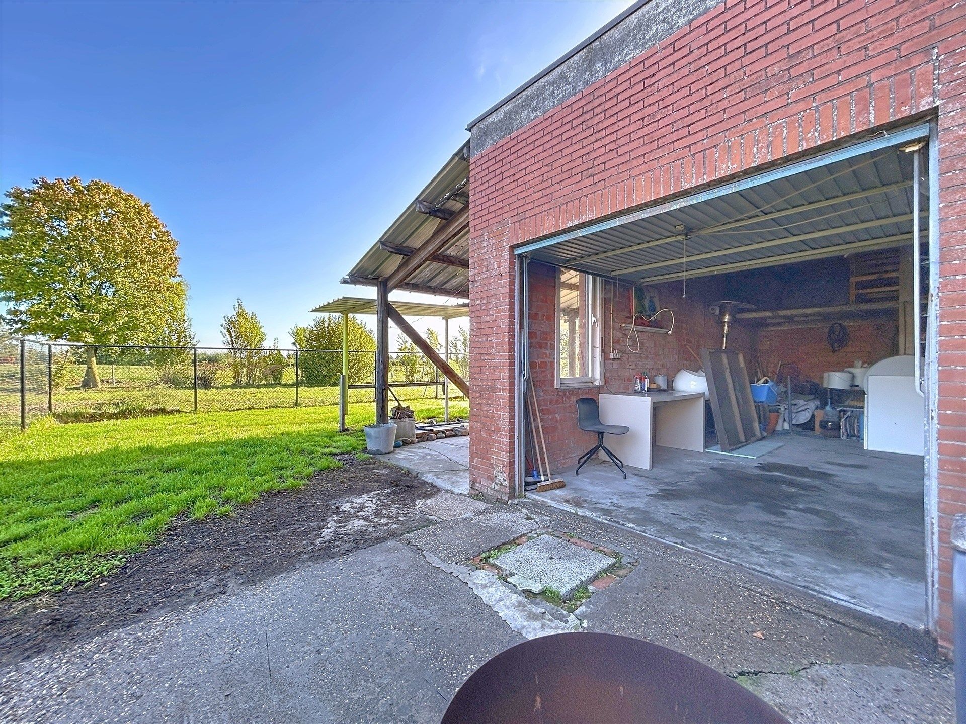 Charmante te renoveren woning op prachtig perceel van 1100m². foto 15