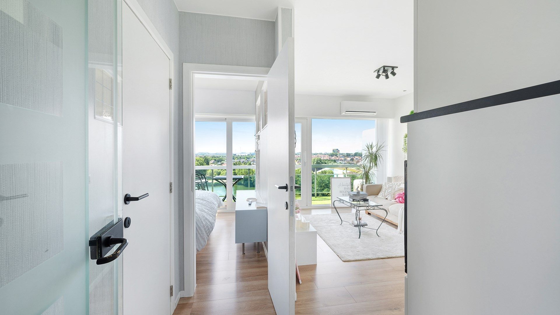 Vernieuwd appartement met mooi zonneterras te Knokke-Heist foto 3