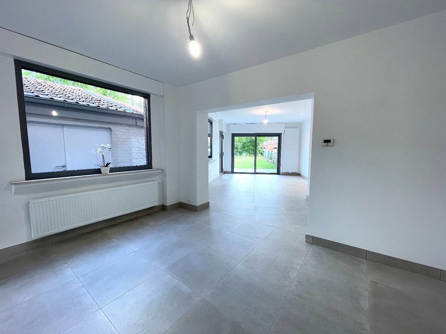 Prachtige, gerenoveerde woning met 3 slaapkamers en grote tuin! foto 9