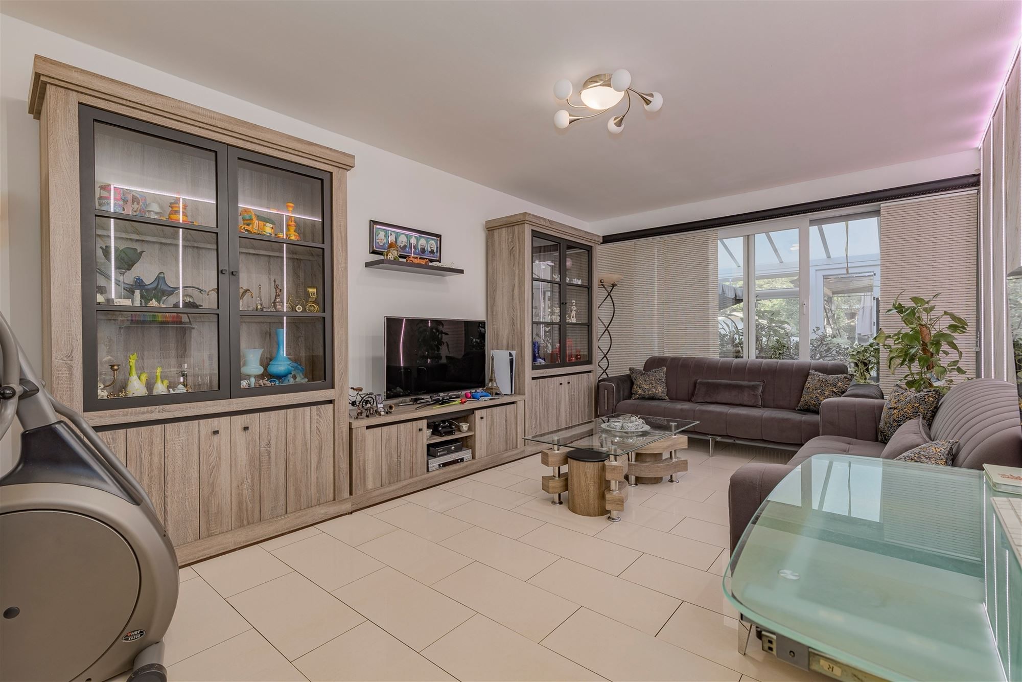 Mooi ingerichte woning met 4 slk, 2 badk en ruime stadstuin in Merksem foto 7