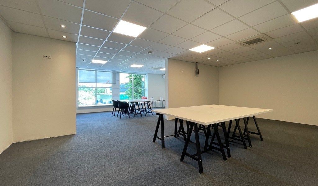 Gerenoveerde instapklare kantoren te huur aan station van Lint foto 12