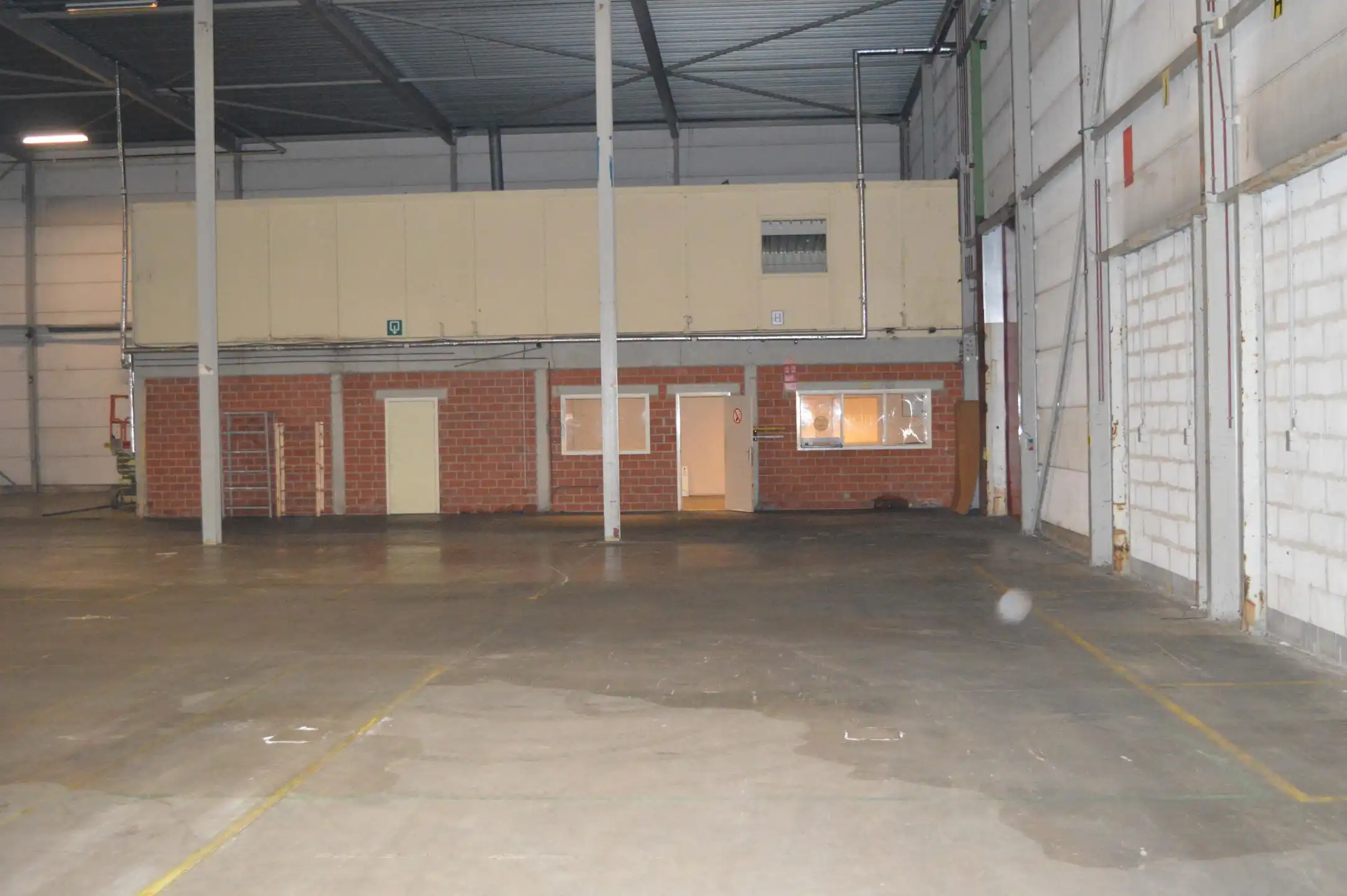 Ideaal logistiek magazijn van 7.663 m² met 1.151 m² kantoren in Zele foto 10