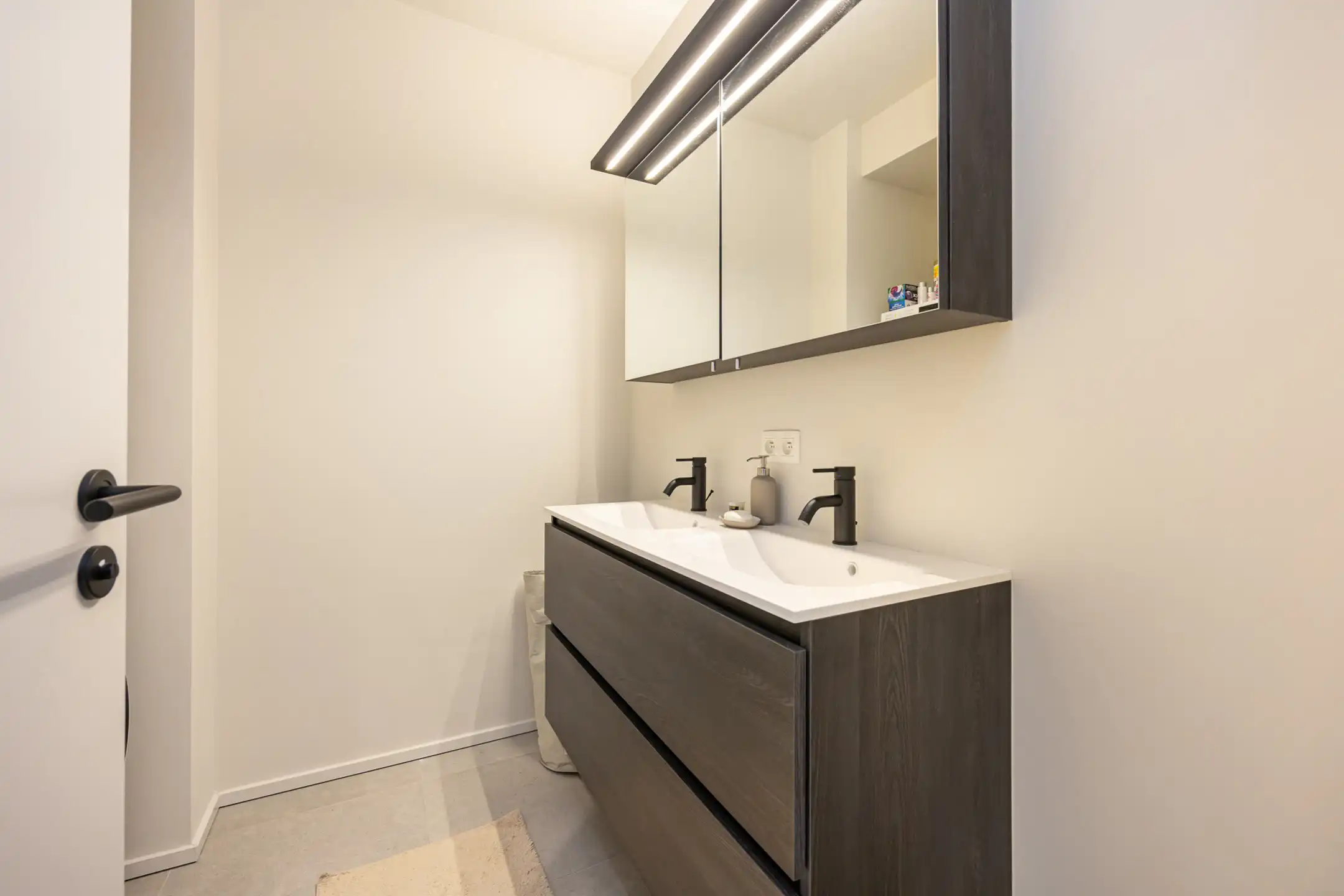 Nieuwbouw met terras van 50m2 inclusief autostaanplaats foto 15