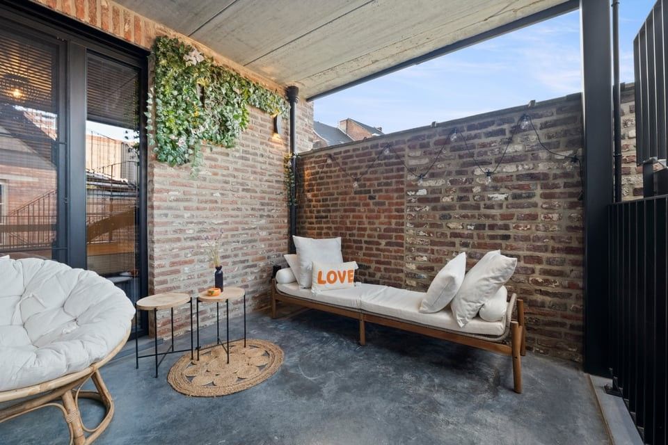 PRACHTIG GERENOVEERD APPARTEMENT MET GARAGE TE HUUR MIDDENIN HET CENTRUM VAN SINT-TRUIDEN foto 17