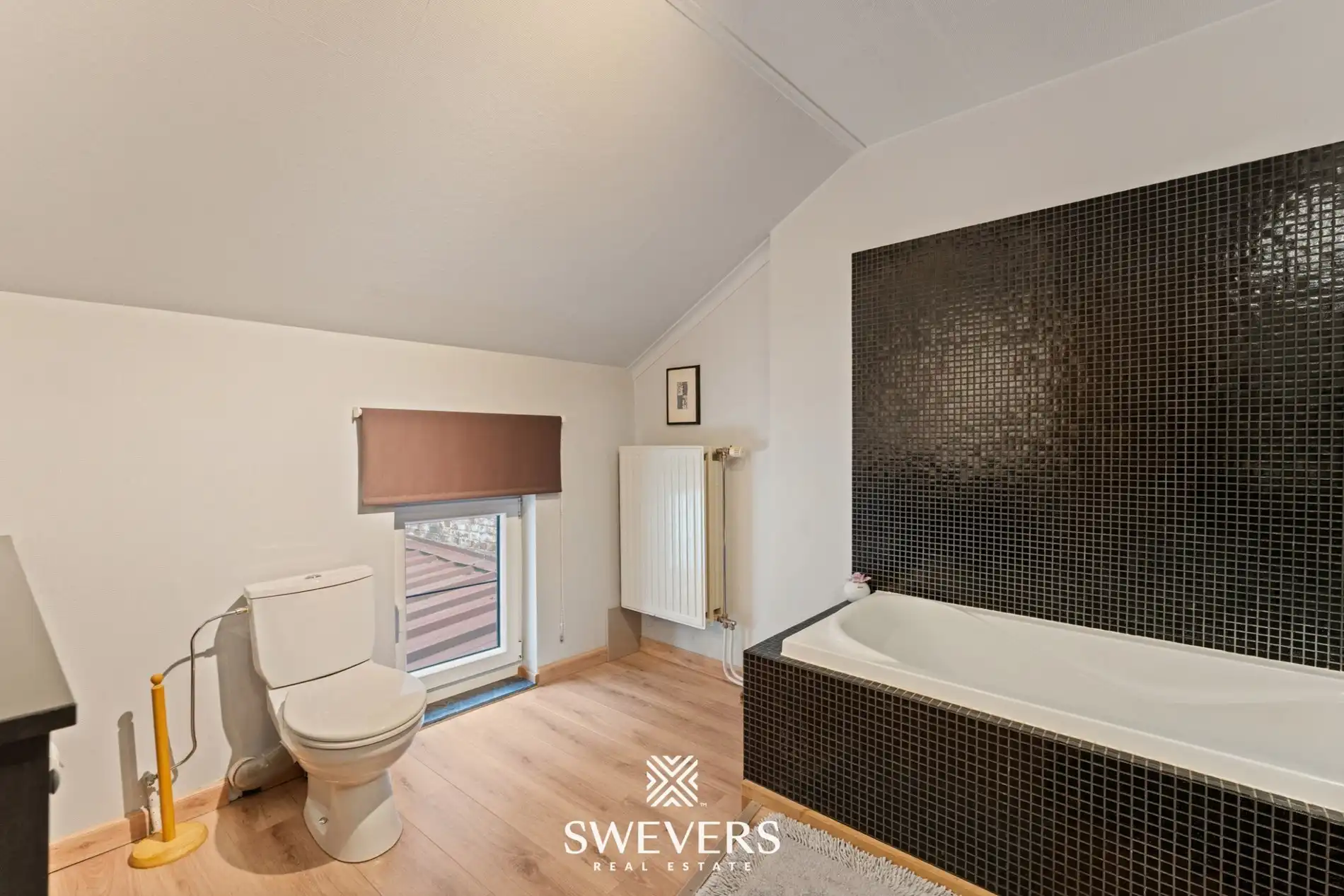 Instapklare, charmante rijwoning met terras in het groene Jesseren   foto 21