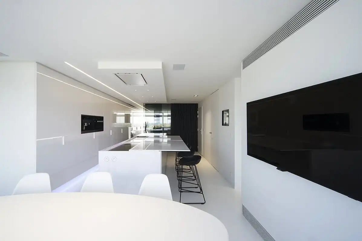 Exclusief appartement met adembenemend zicht op de kustlijn! foto {{pictureIndex}}