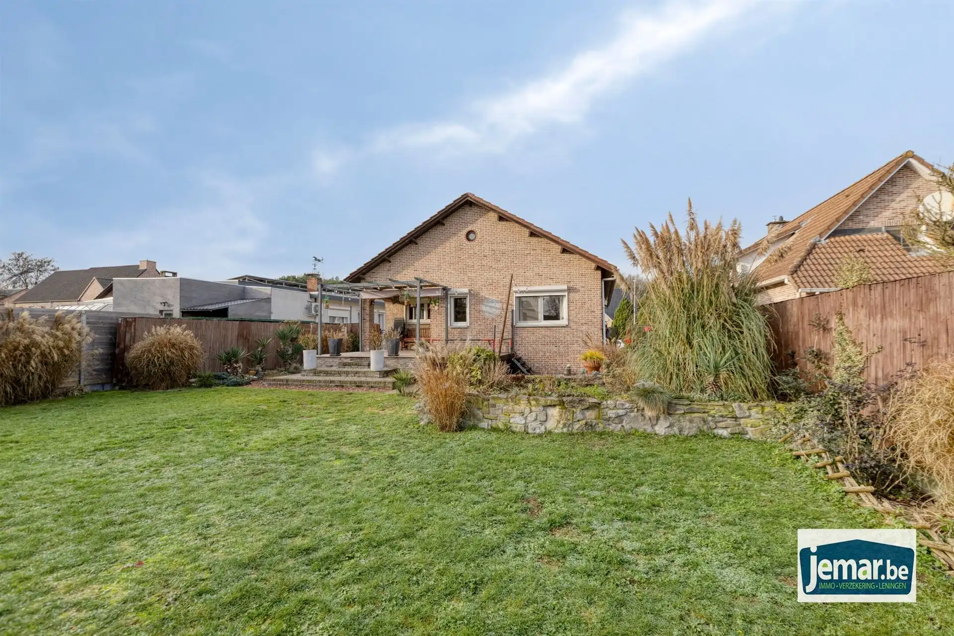 Vrijstaande bungalow woning met 3 slaapkamers en inpandige garage  foto 37