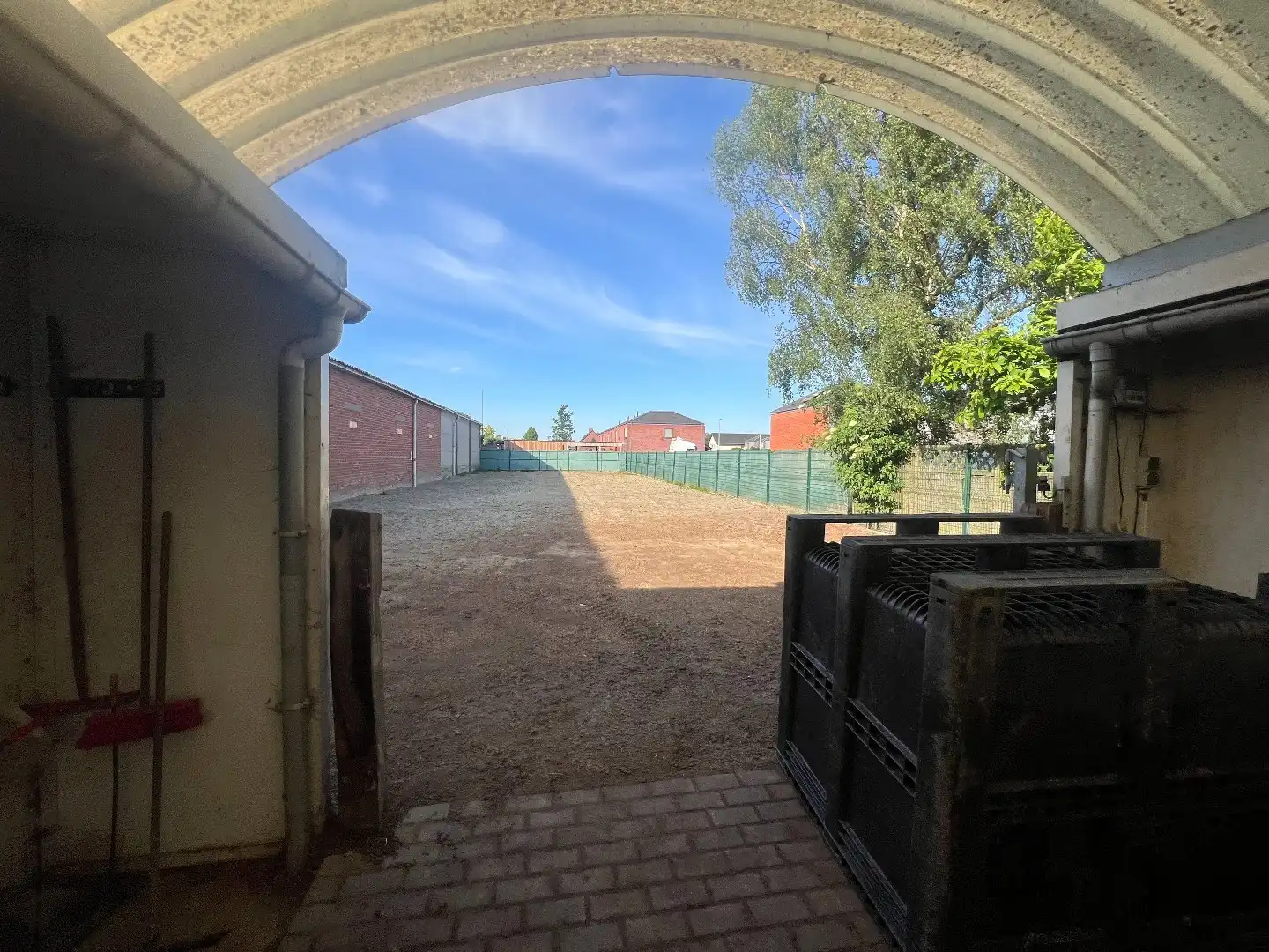 TE HUUR: 5 paardenboxen en uitloopweide (500m²) te Bavikhove foto 3