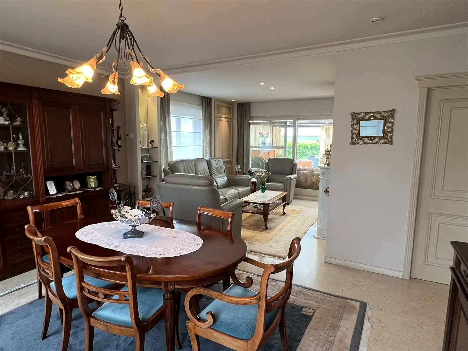 Comfortabele villa met een prachtige tuin en praktische bijgebouwen foto 18