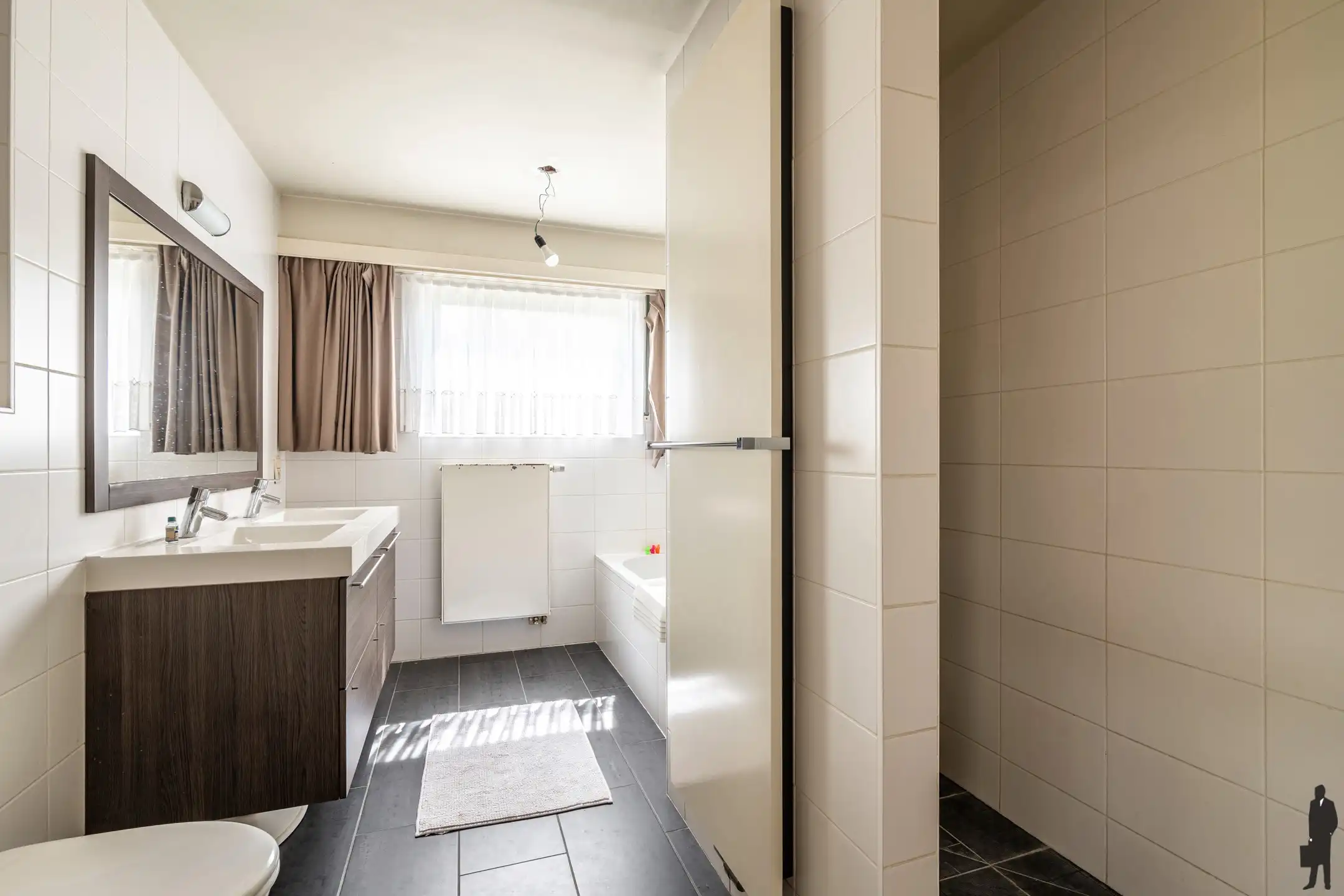 Woning met 4 slpk. op ca. 2.530m² grond met weids uitzicht! foto 7