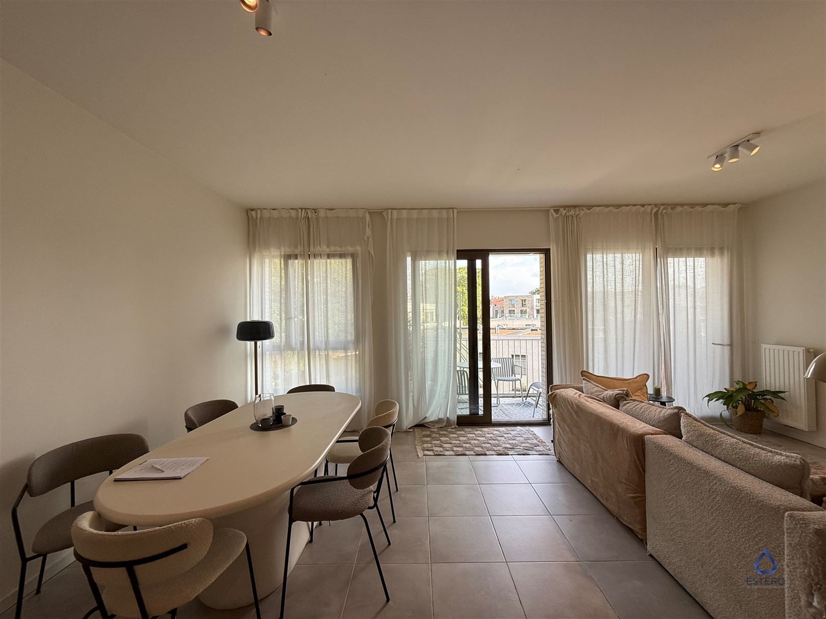 Nieuwbouw met 3 slaapkamer en 2 badkamers + parking foto 4