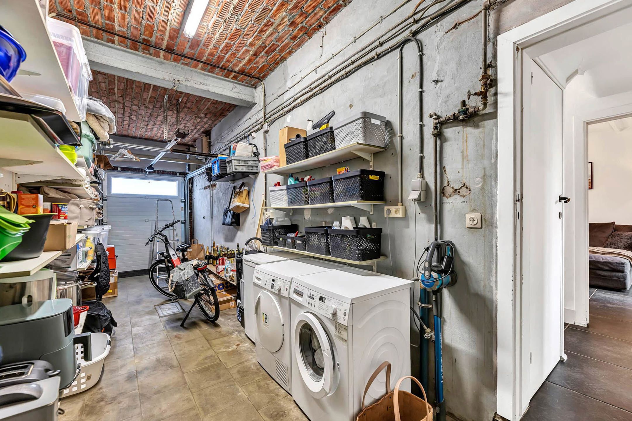 Instapklare woning met 5 slpks, tuin en fietsgarage foto 25