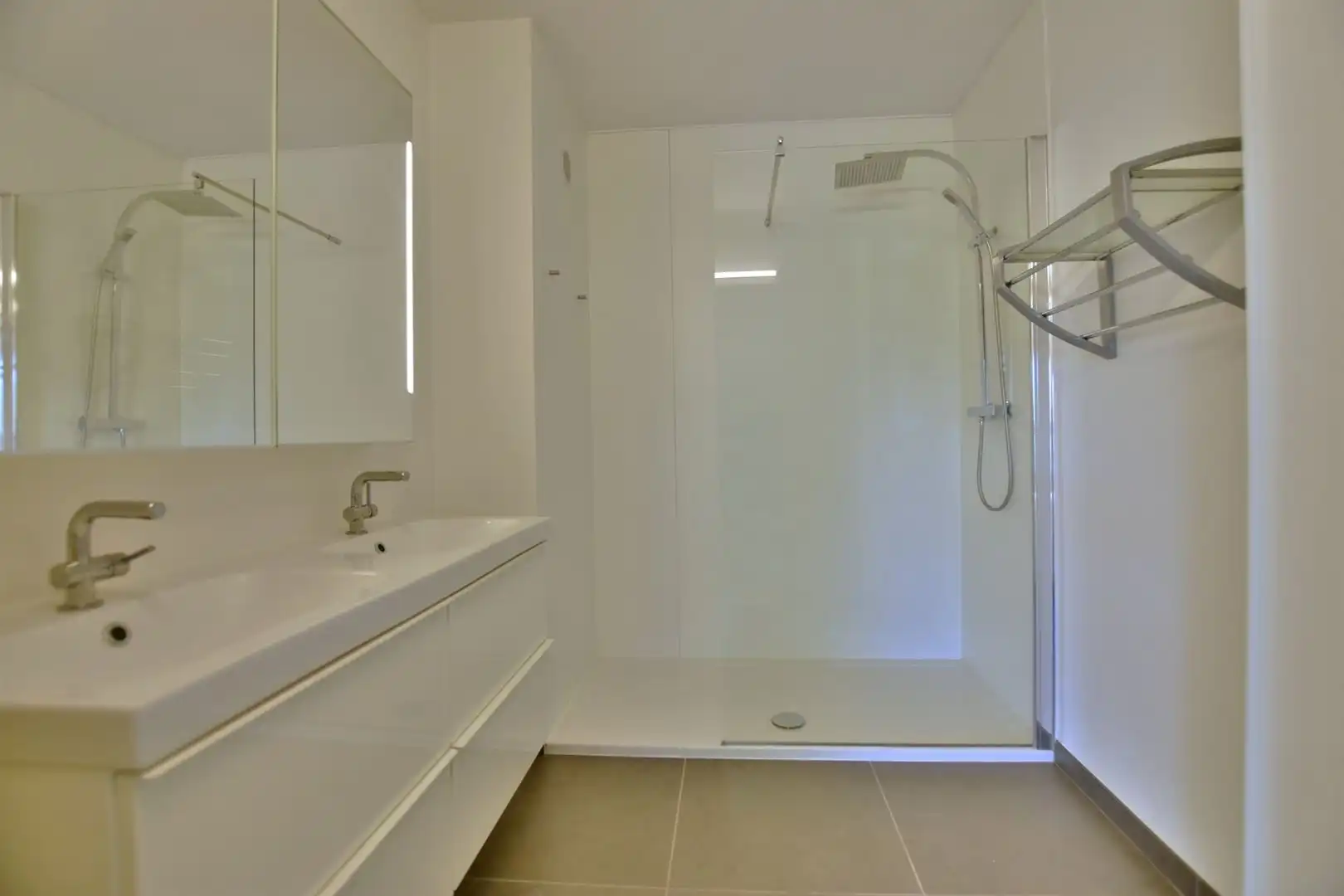 Stijlvol vernieuwd appartement met uniek zicht op de Brusselse Forten foto 22