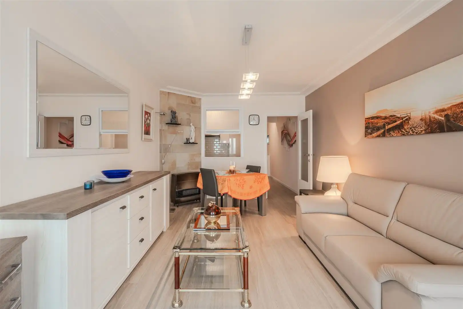 appartement foto {{pictureIndex}}