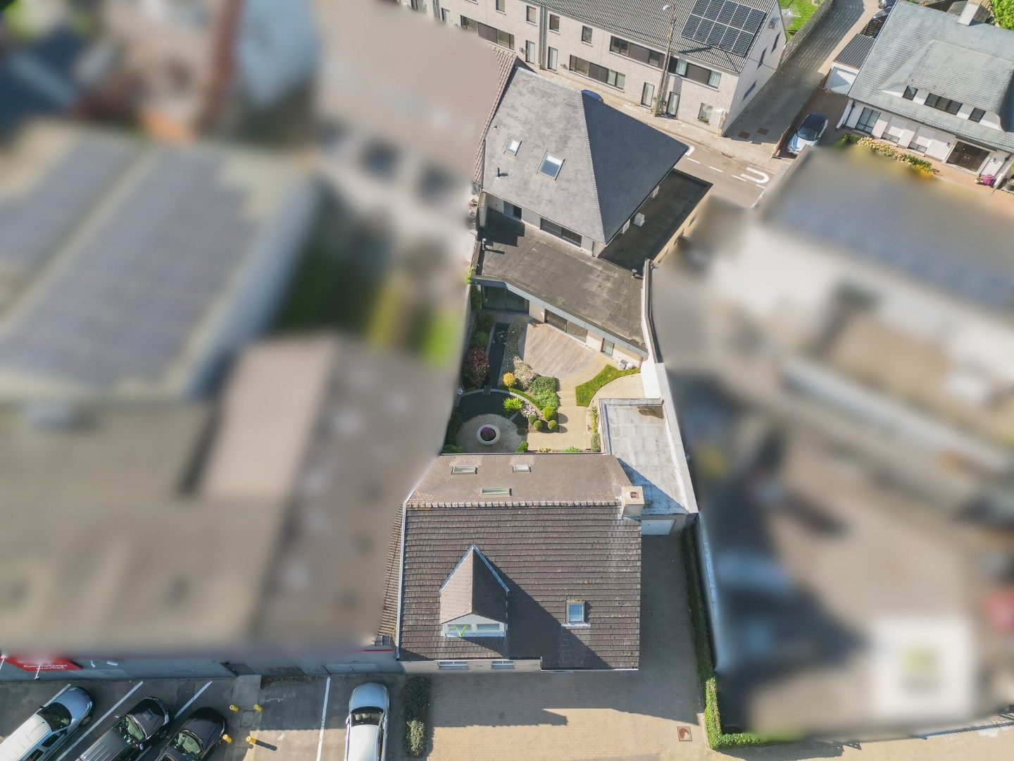 Unieke investeringskans te centrum Zwevezele: woningen met praktijkruimtes en appartement foto 2