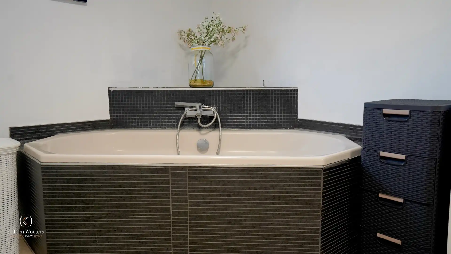 Gunstig gelegen gerenoveerde gezinswoning met tuin foto 11