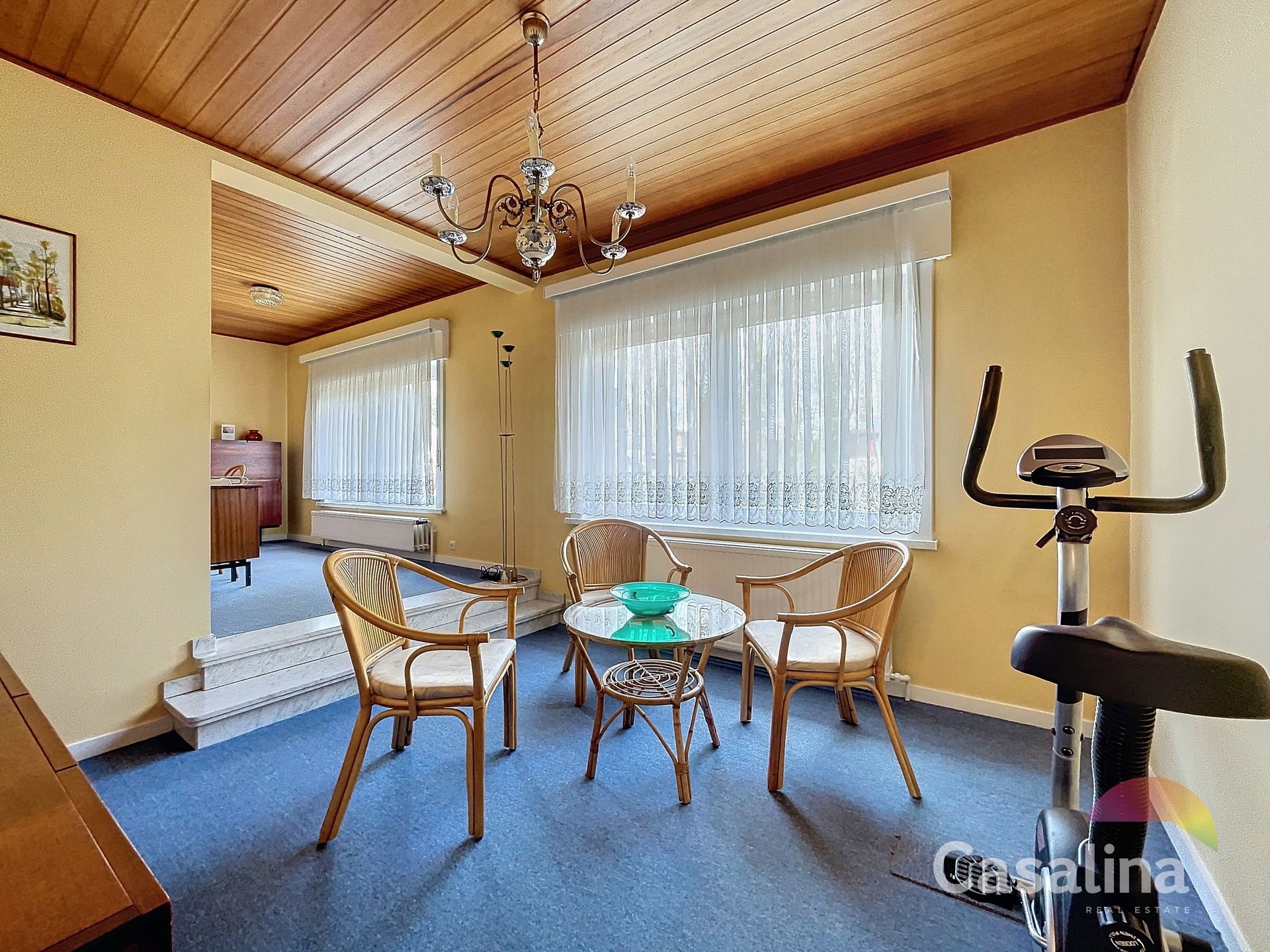 Charmante bungalow met potentieel op toplocatie!  foto 8