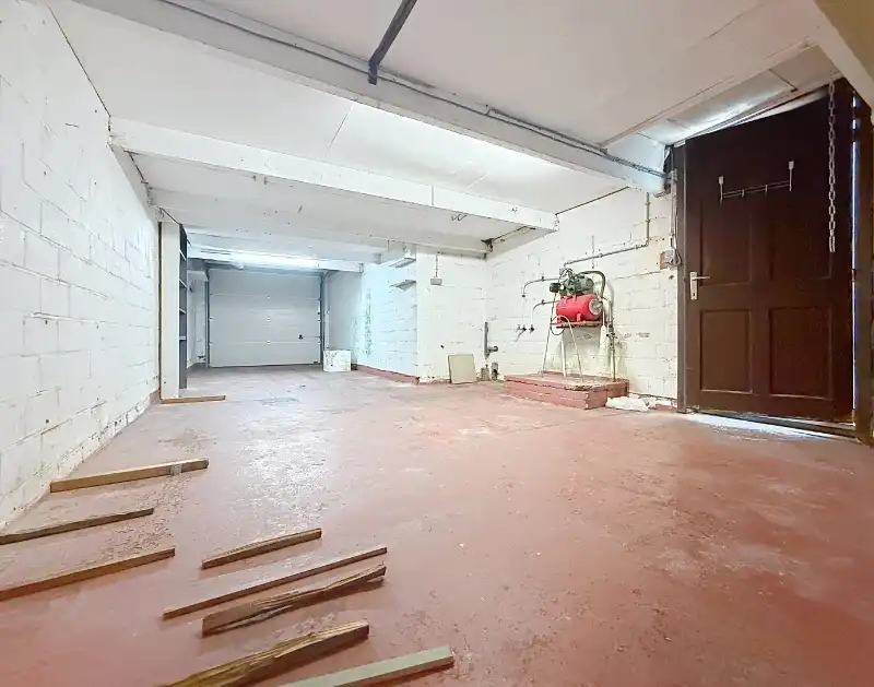 Gelijkvloers appartement met terras en dubbele garage foto 10