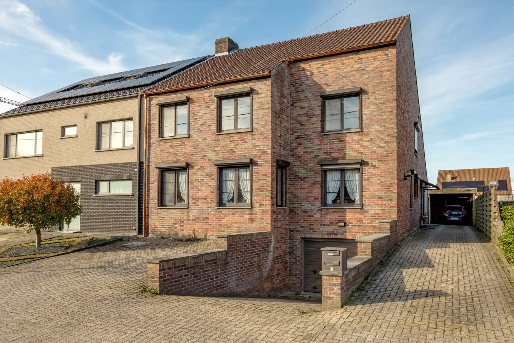 Hoofdfoto van de publicatie: Gebouw bestaande uit 2 wooneenheden in een rustige straat in het centrum van Beerse op een perceel van ca 463 m².