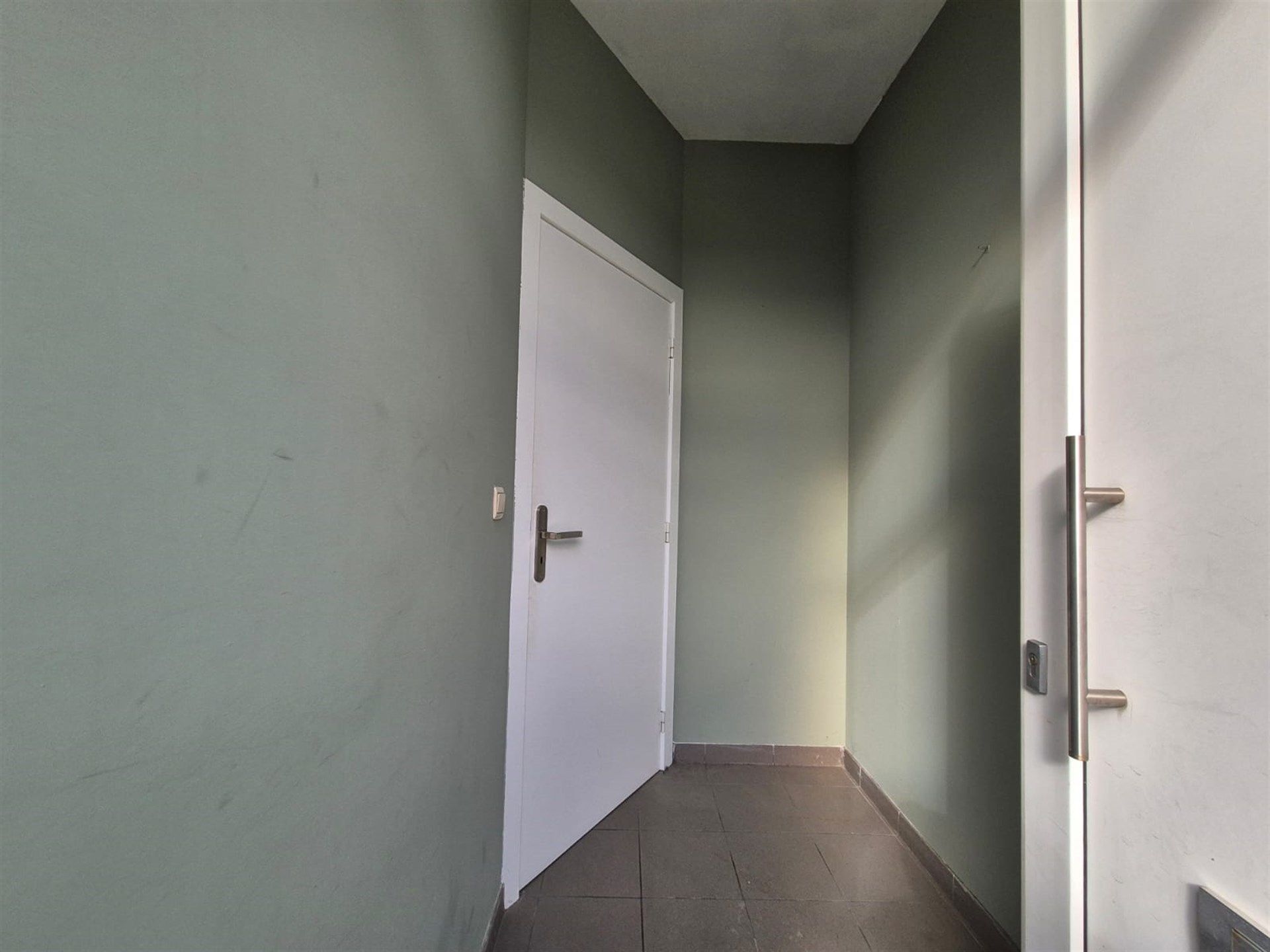Zeer gunstig gelegen starterswoning met 2 slaapkamers en tuin. foto 4