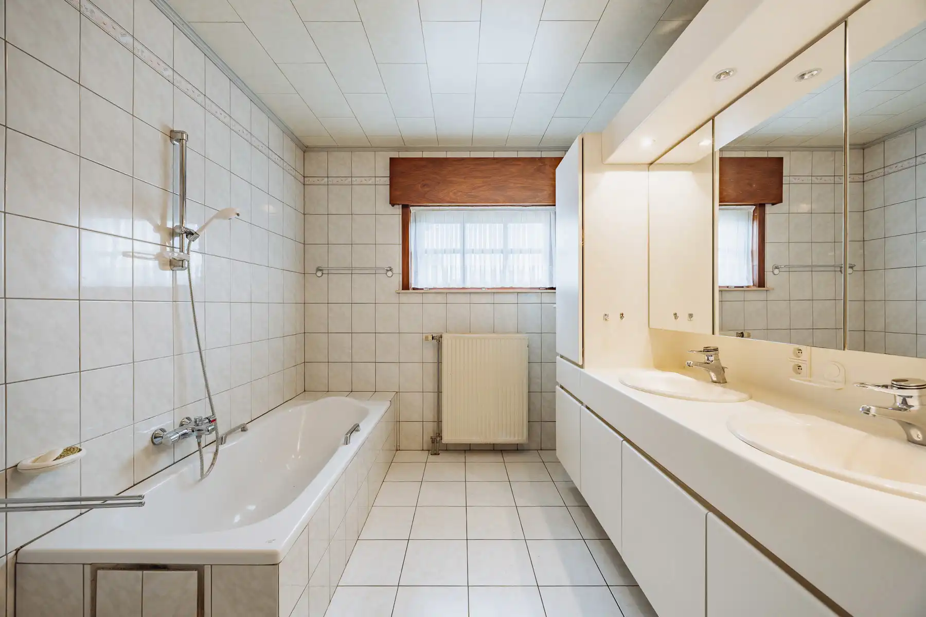 Prachtige instapklare laagbouwvilla op een zeer ruim perceel foto 19