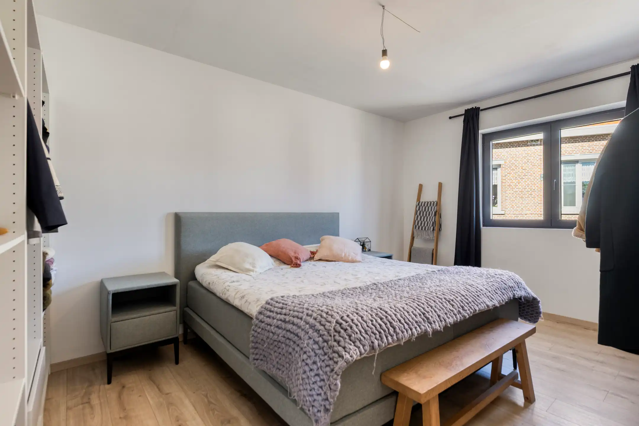 Trendy en lichtrijke woning met VEEL potentiëel foto 15