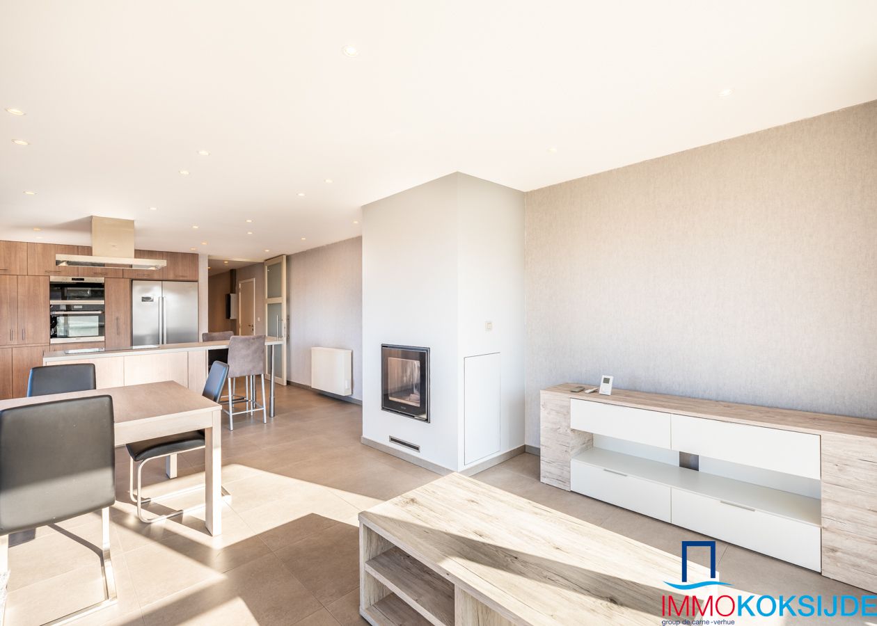 Volledig gerenoveerd hoekappartement met 3 slaapkamers en zonnig terras foto 9