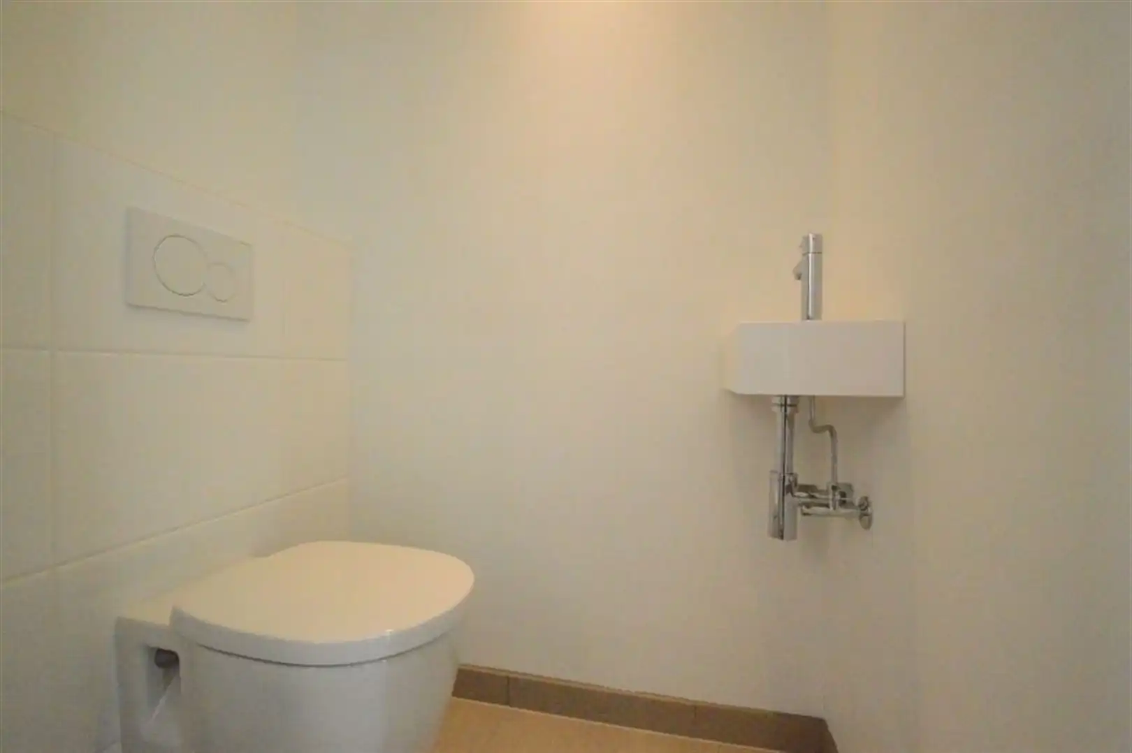 Totaal gerenoveerde gezinswoning te Dendermonde (Baasrode) foto 14