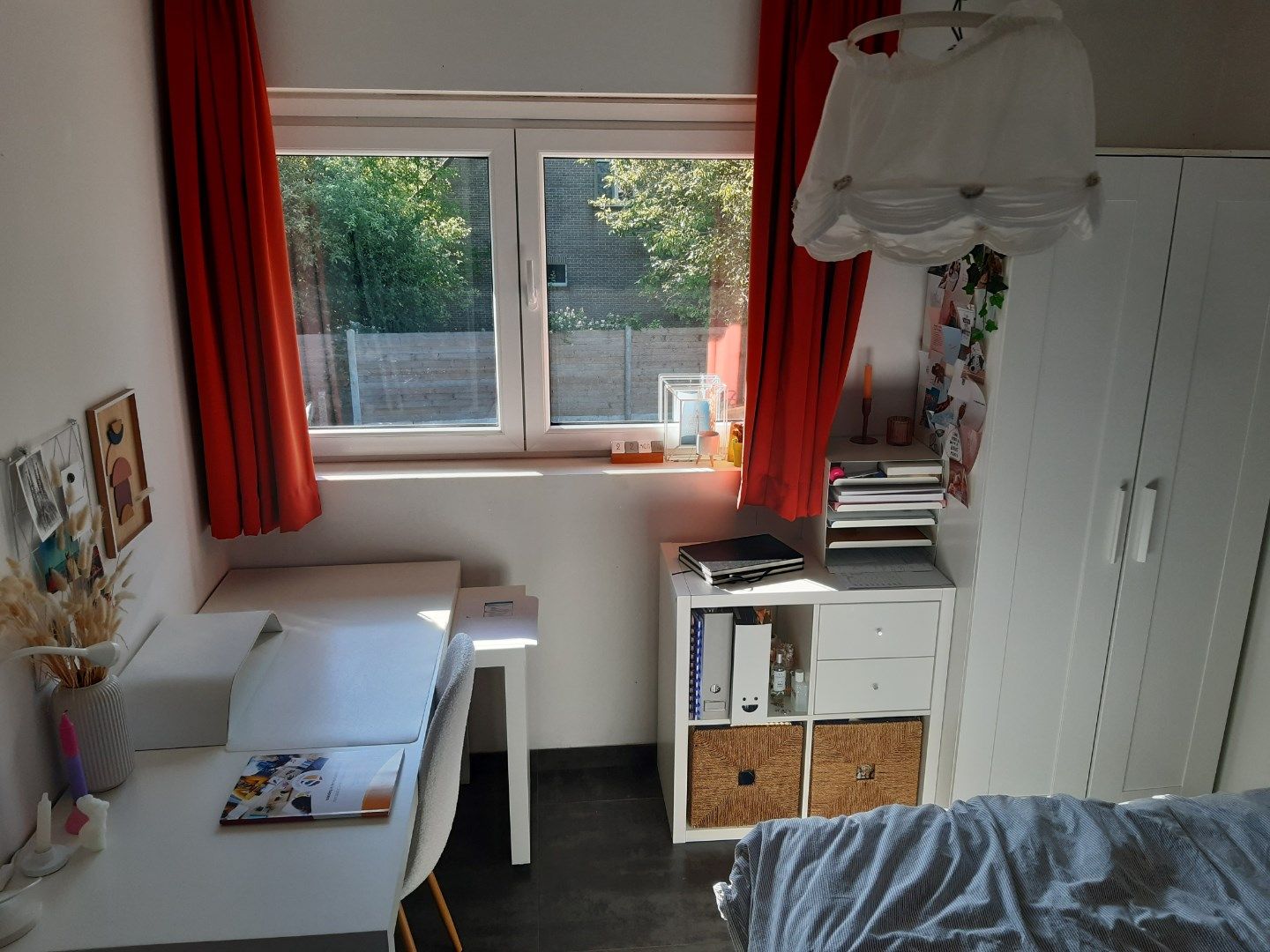 Rustig wonen (half open met garage). foto 12