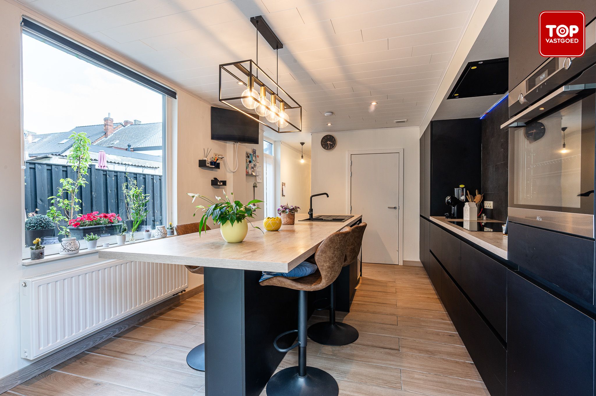 Charmante gezinswoning met tuin in hartje Wetteren foto 15