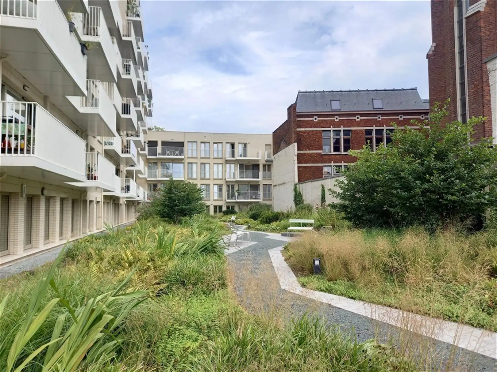 Moderne kantoren gelegen aan het Eilandje foto 3
