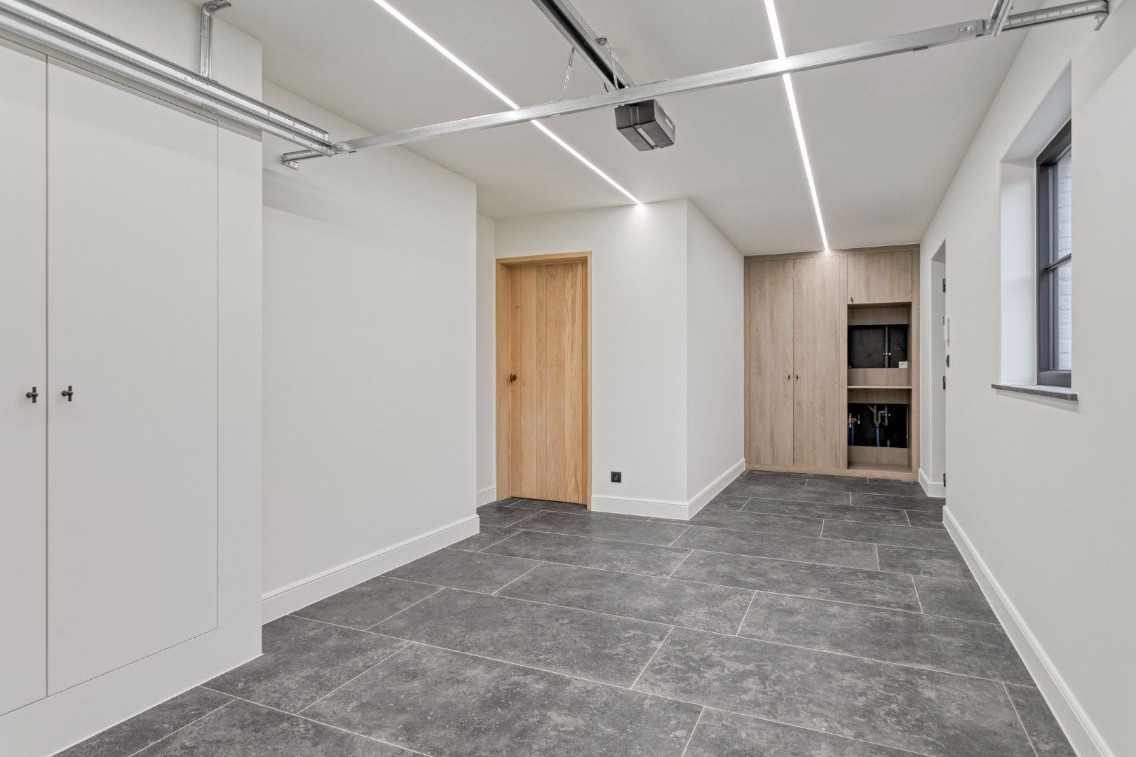 Compleet gerenoveerde villa met 3 slks, aangelegde tuin in een doodlopende straat. foto 15