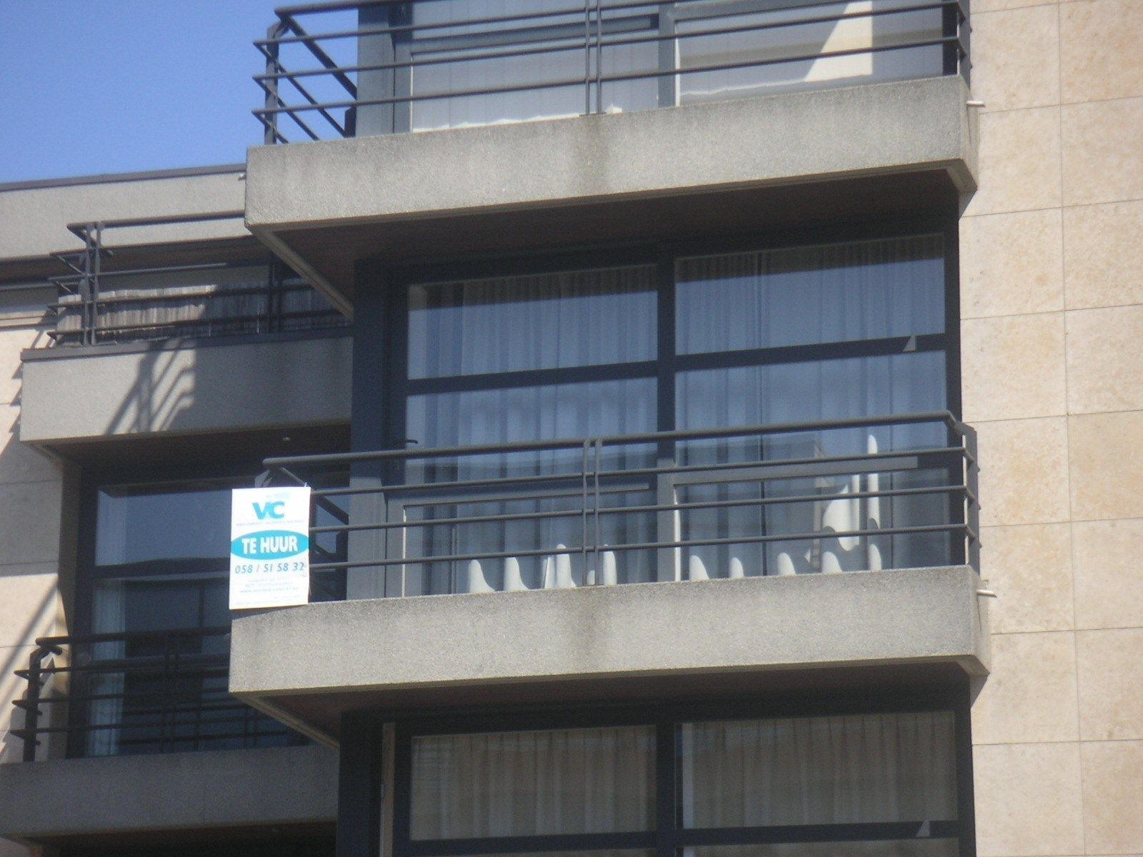 Zonnig appartement  met 2 slaapkamers. foto 5