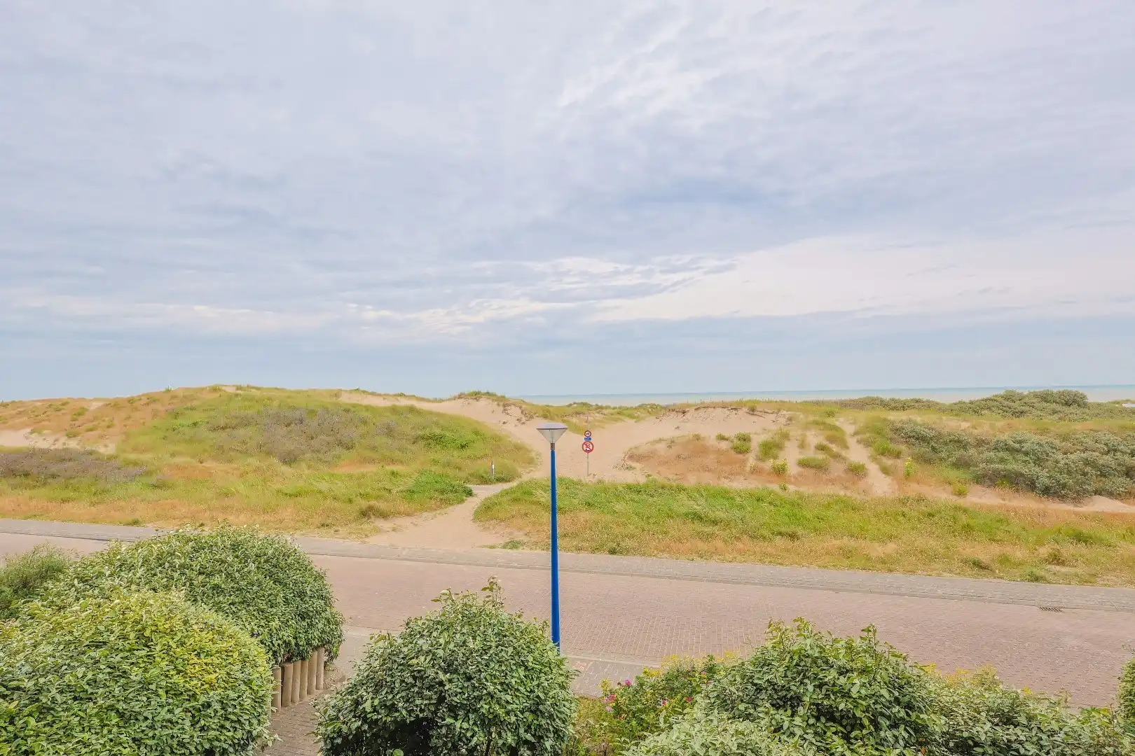 Appartement met 2 slaapkamers & frontaal zeezicht te huur op jaarbasis! foto 6