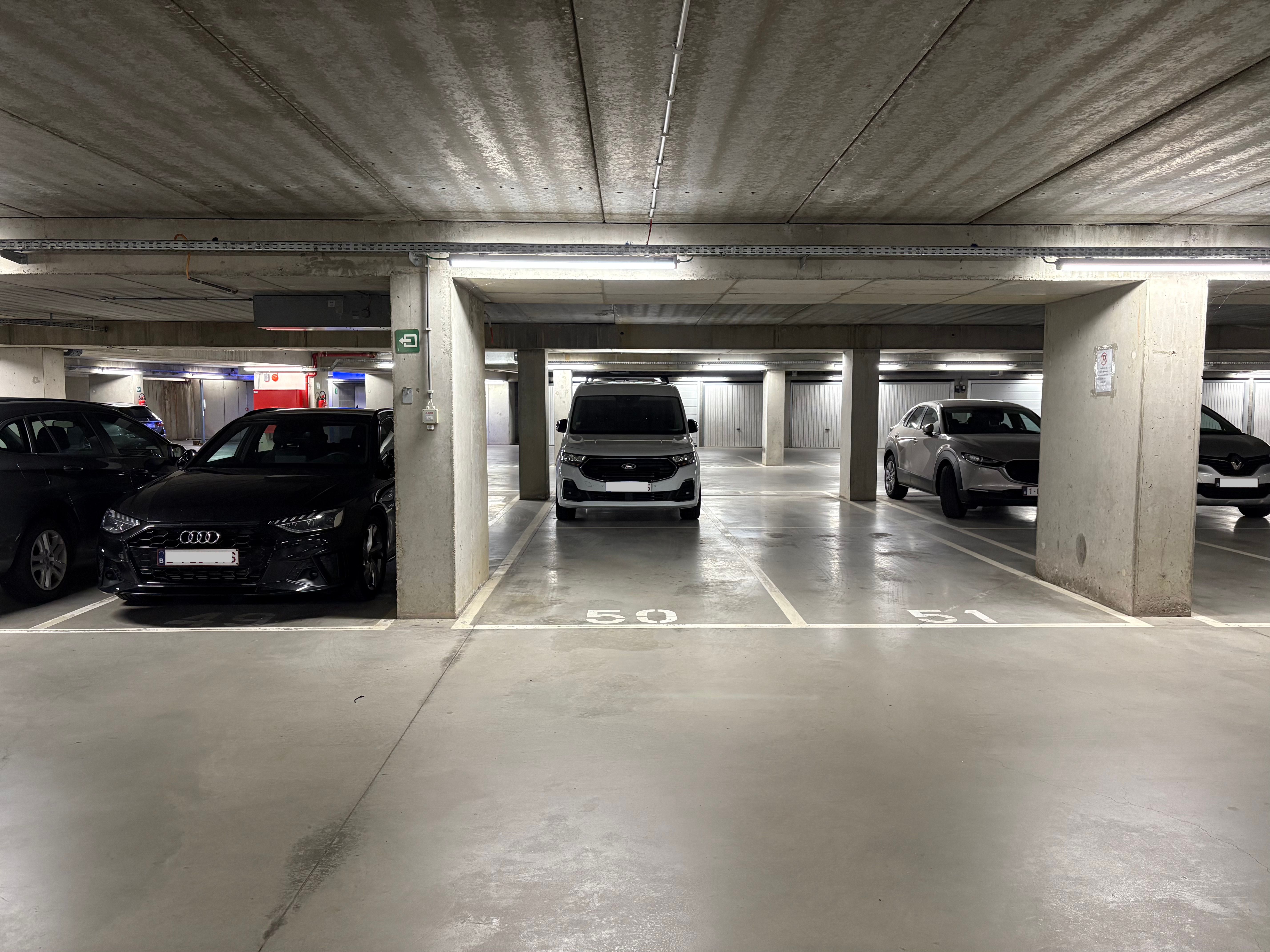Overdekte staanplaats in centrum Oostende, vlakbij Albert I Promenade foto 3
